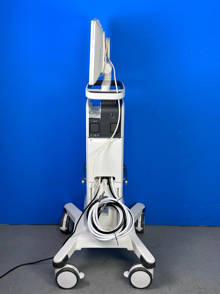 Servo-U Ventilator Right side View Air and O2 Hose