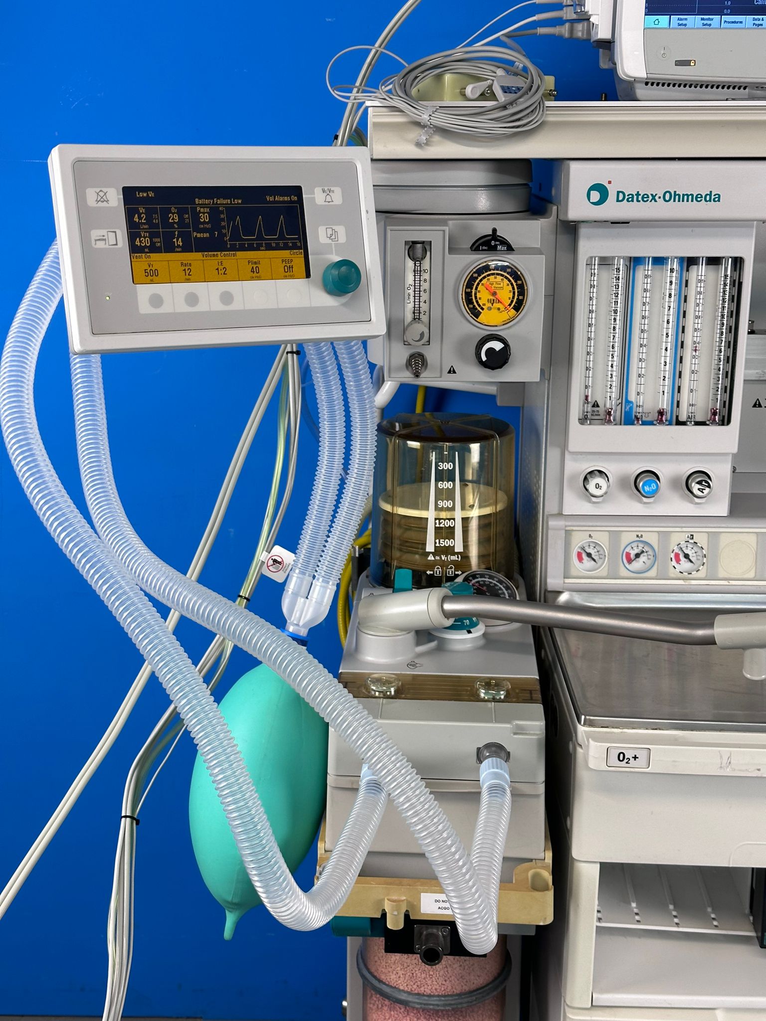 used Aestiva 5 is a flexible system, allowing you to customize the anesthesia and ventilation flow.