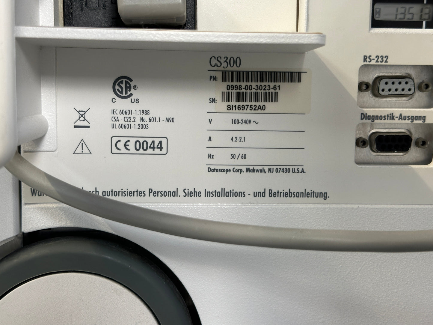 CS300 uses menus to provide rapid access to infrequently used functions