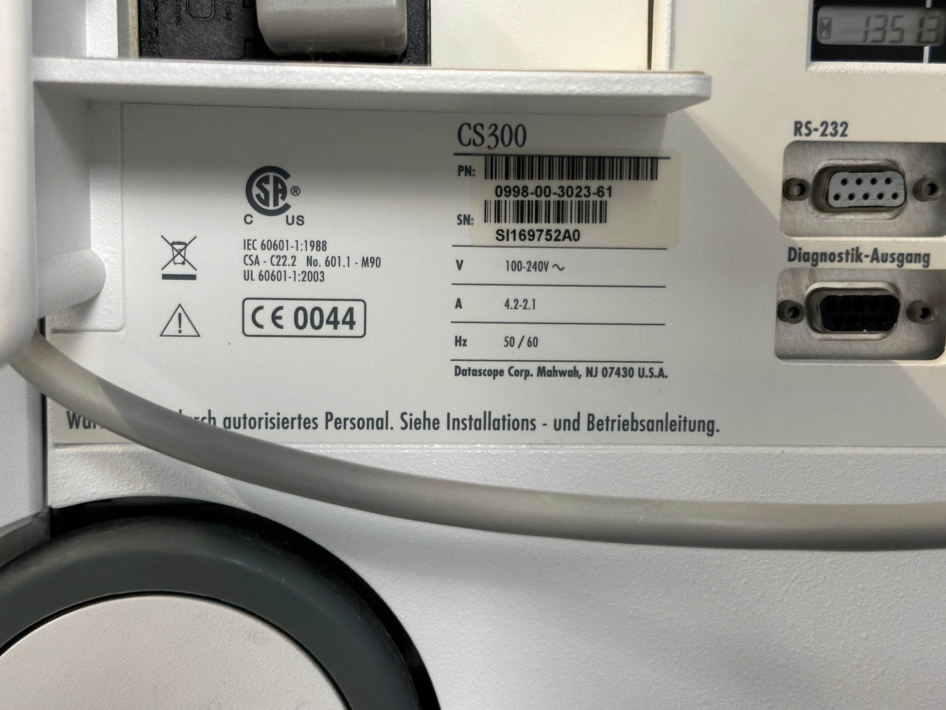 CS300 uses menus to provide rapid access to infrequently used functions