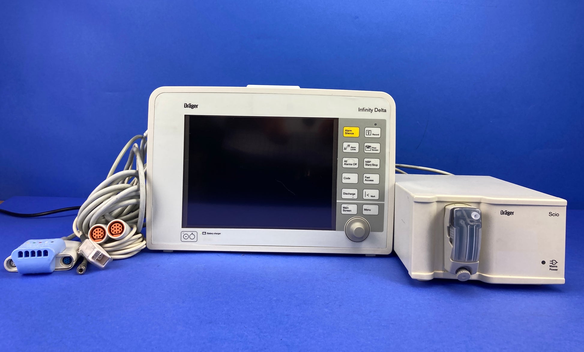 Delta and Delta with Scio Module  can display a full set of vital parameters – including 3-, 5-, 6- and 12-lead ECG, respiration, ST segment analysis, etCO2, BISx™, EEG, multiple temperatures, invasive and non-invasive blood pressure and full arrhythmia.