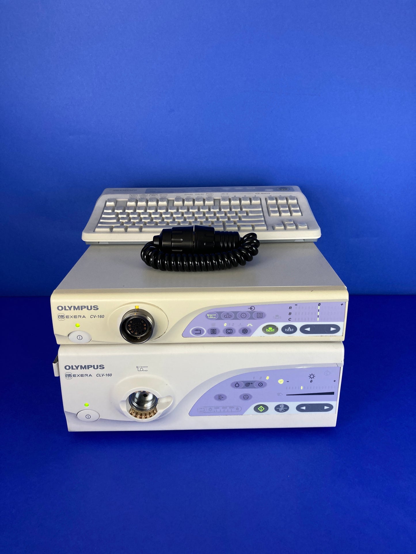 Powerful structure enhancement circuitry uses frequencies suited to endoscopic images to ensure more accurate observation.