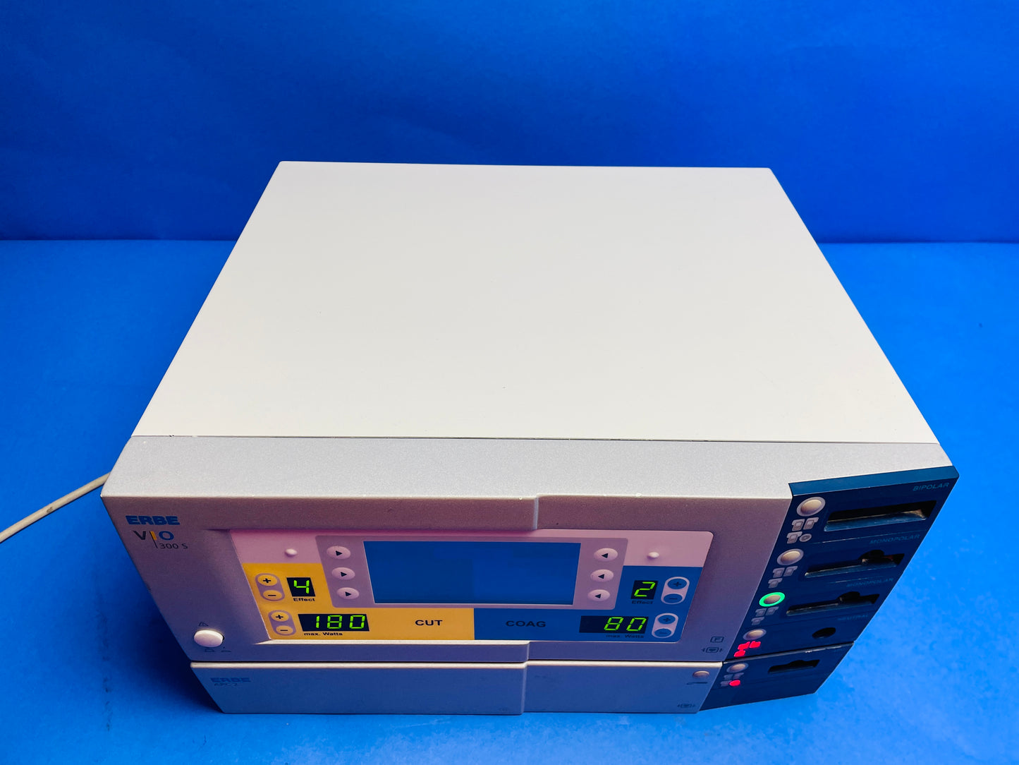 Erbe VIO 300S powers up and is in excellent cosmetic condition with APC 2.