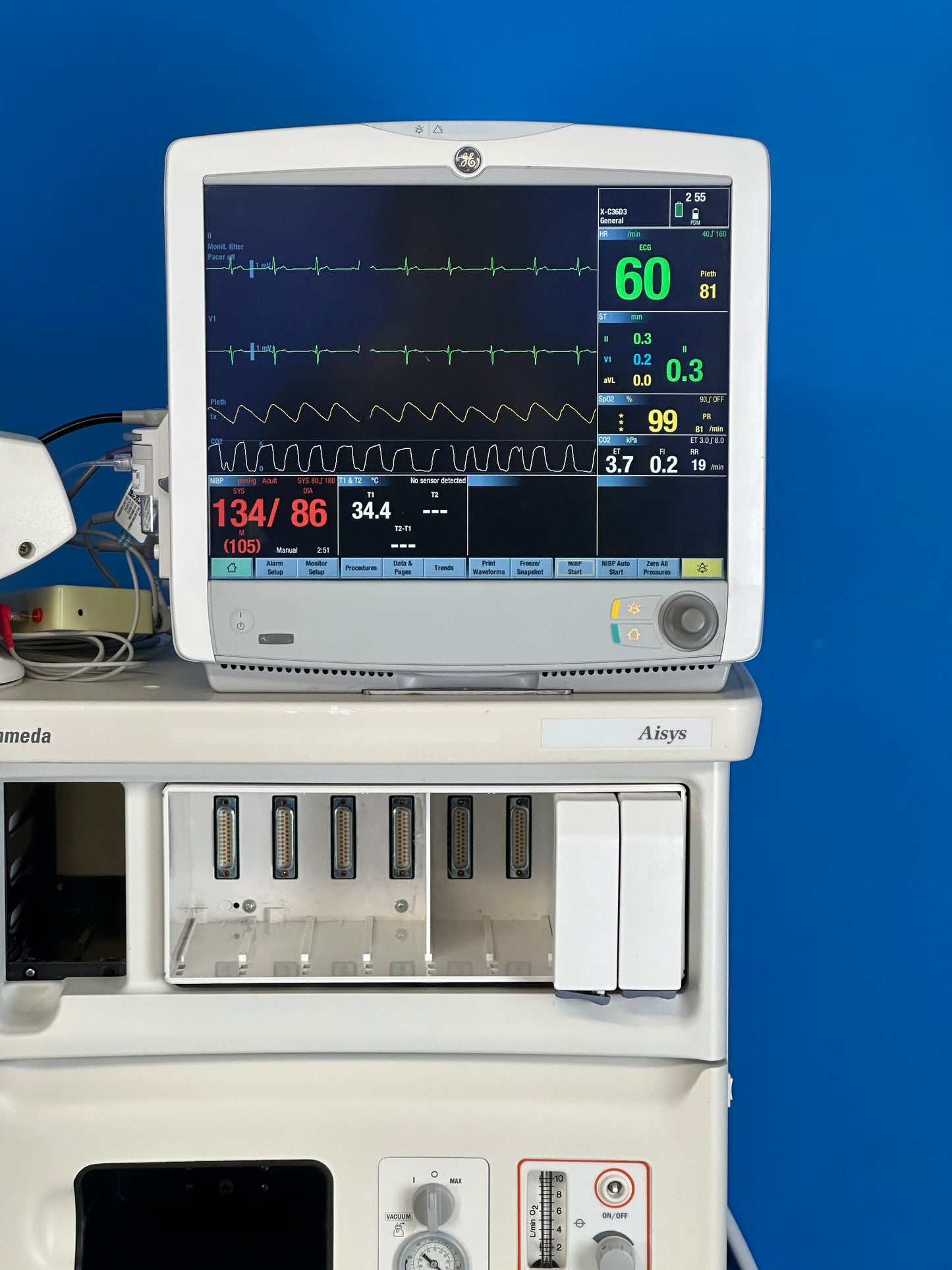 CARESCAPE B650 can measure the standard parameters including; ECG, SpO2, NIBP, and patient temperature. The system also offers advanced tools to measure O2, CO2, N20, and anesthesia agent analysis.
