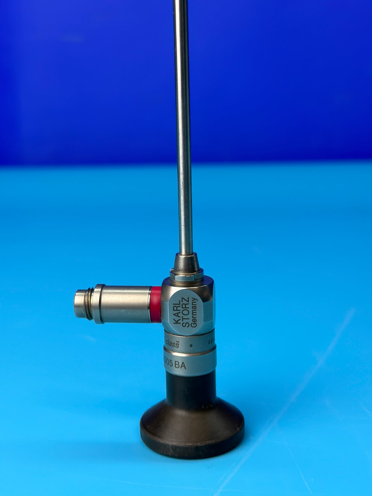 The HOPKINS® telescope from KARL STORZ delivers excellent image quality with optimal brightness, contrast and detail features thanks to its unique rod lens system.
