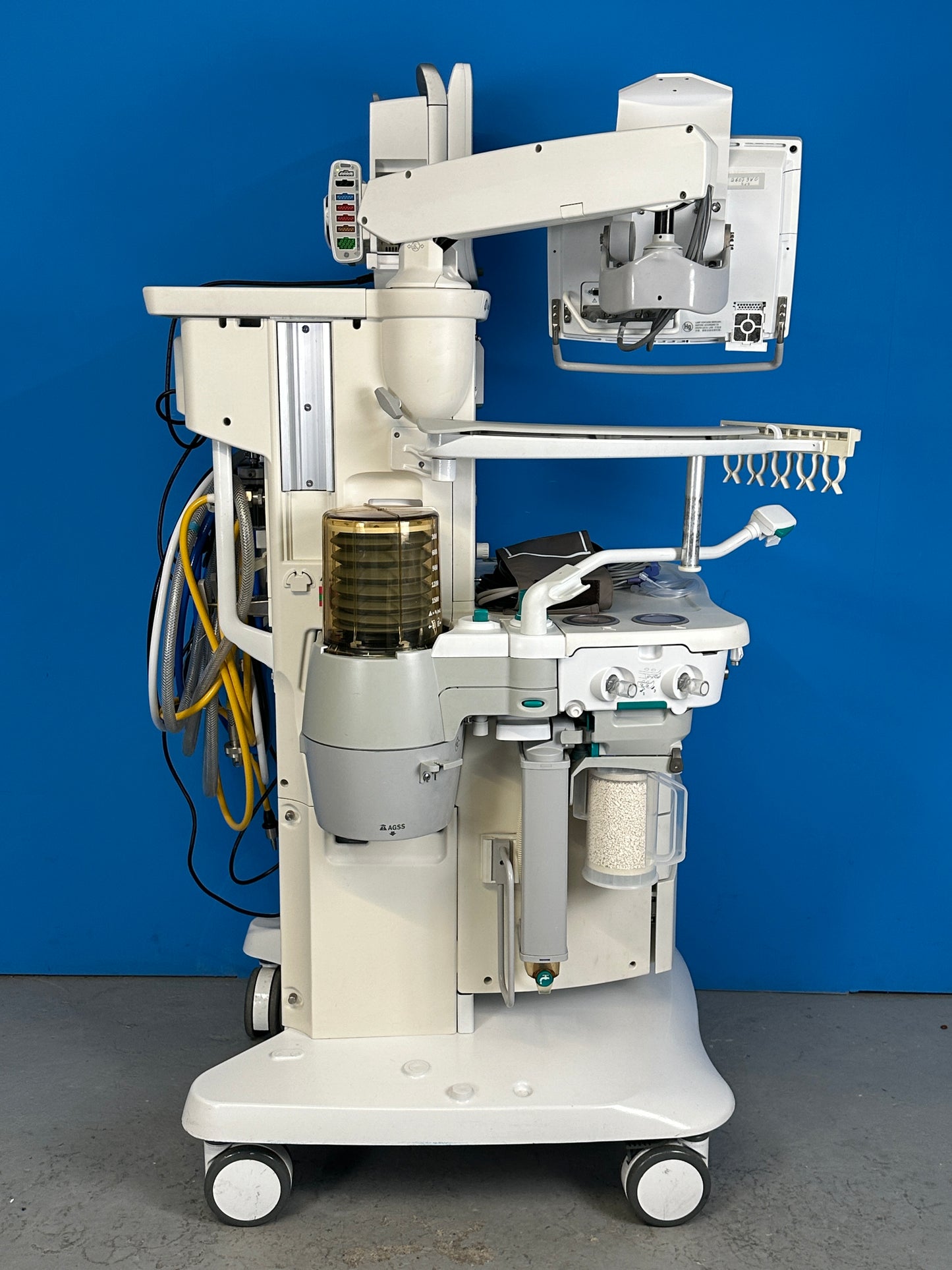Aisys features integrated digital precision and simplicity. Ventilation, vaporization, and gas delivery are all digitally controlled and measured