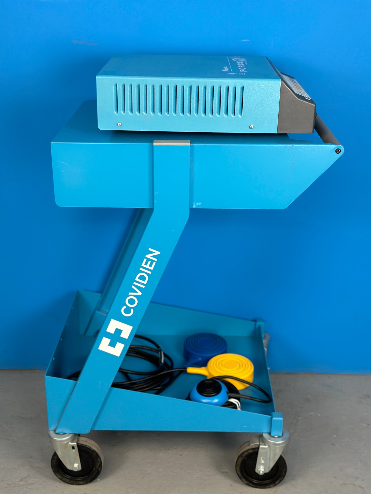 This instant response technology recognizes changes in tissue 200 times per second and adjusts voltage and current to maintain the proper power