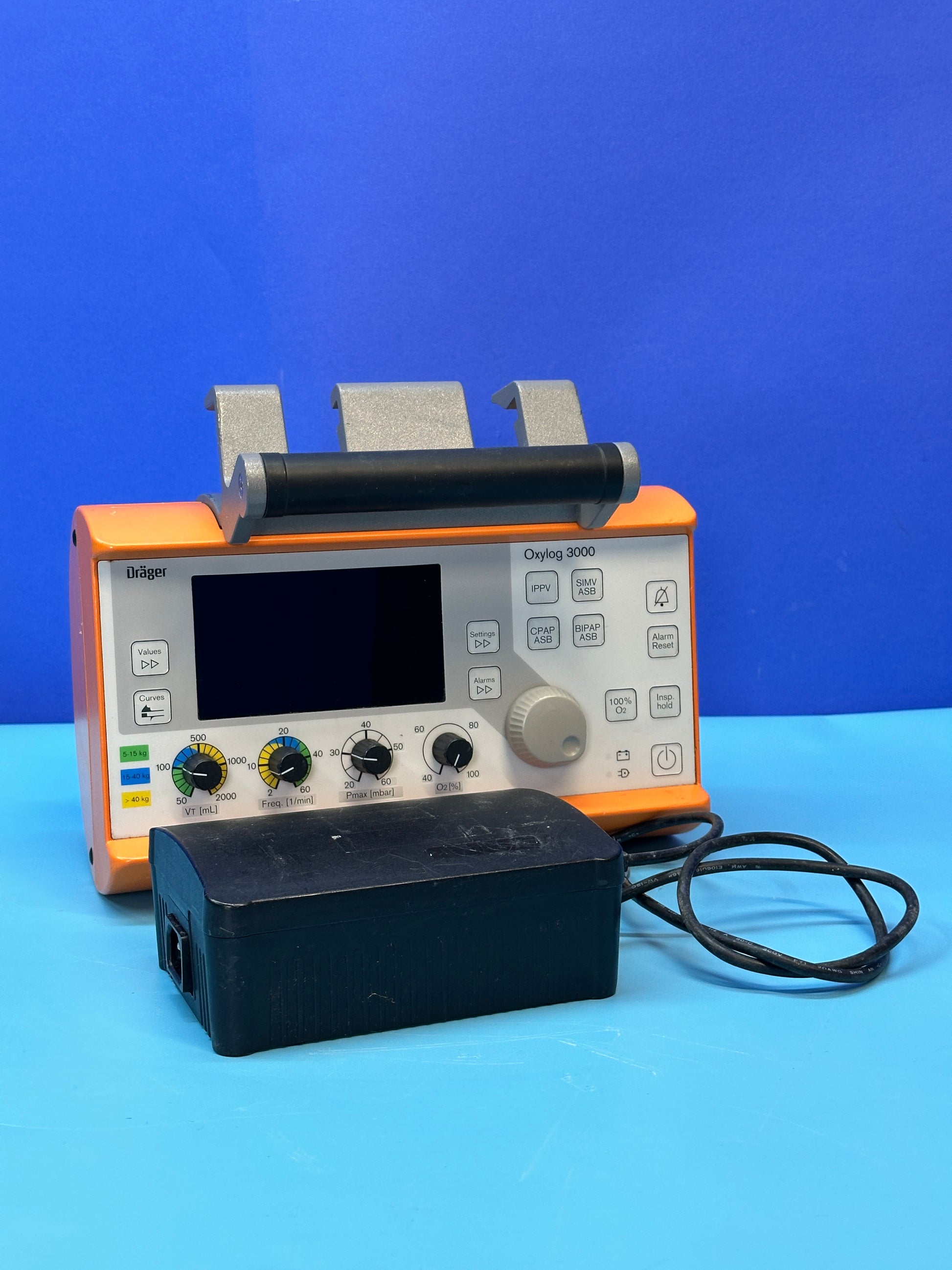 Drager Oxylog 3000 ventilator with  power supply