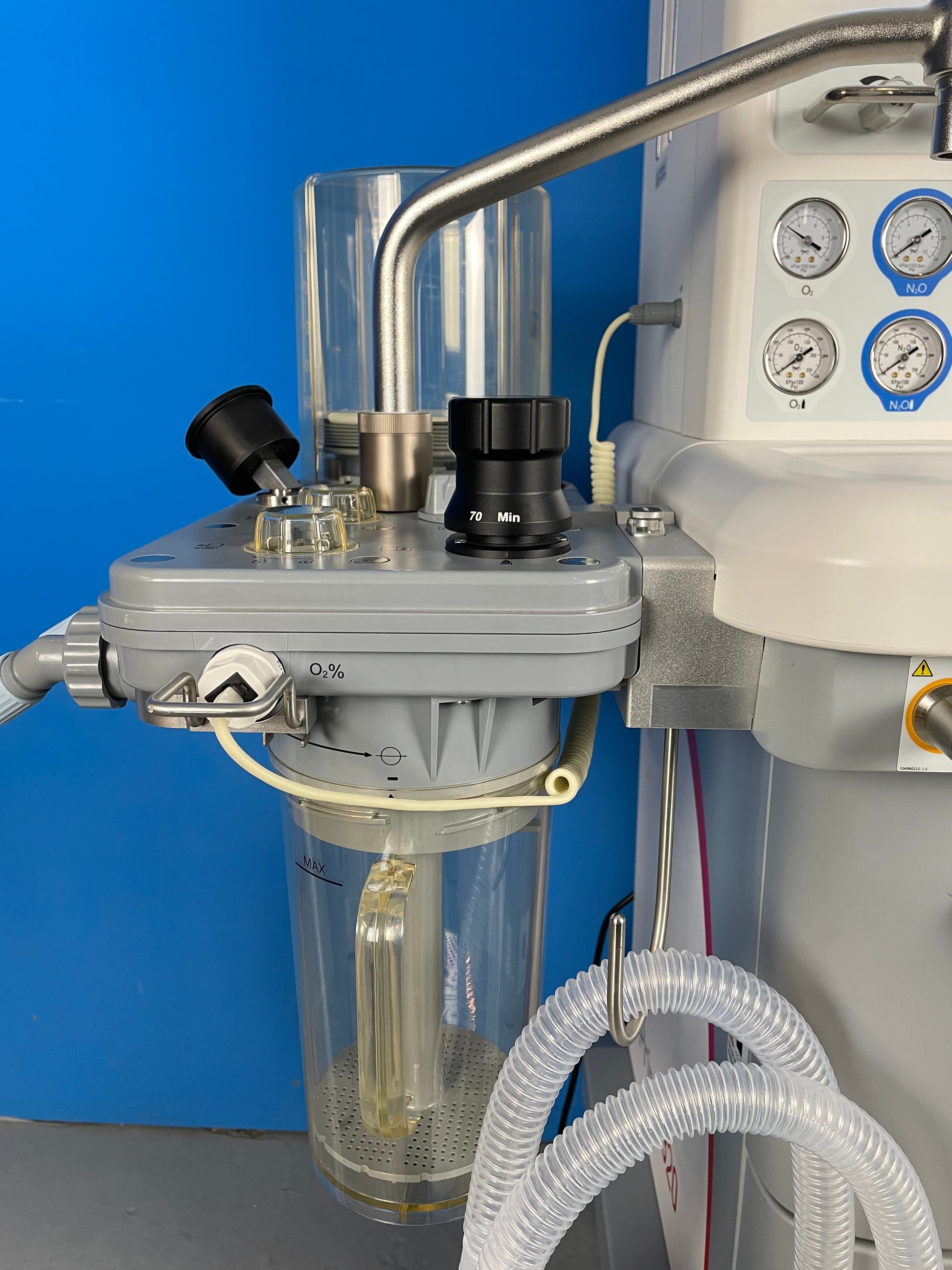 Integrated CO₂ absorber and bellows unit with ventilator interface