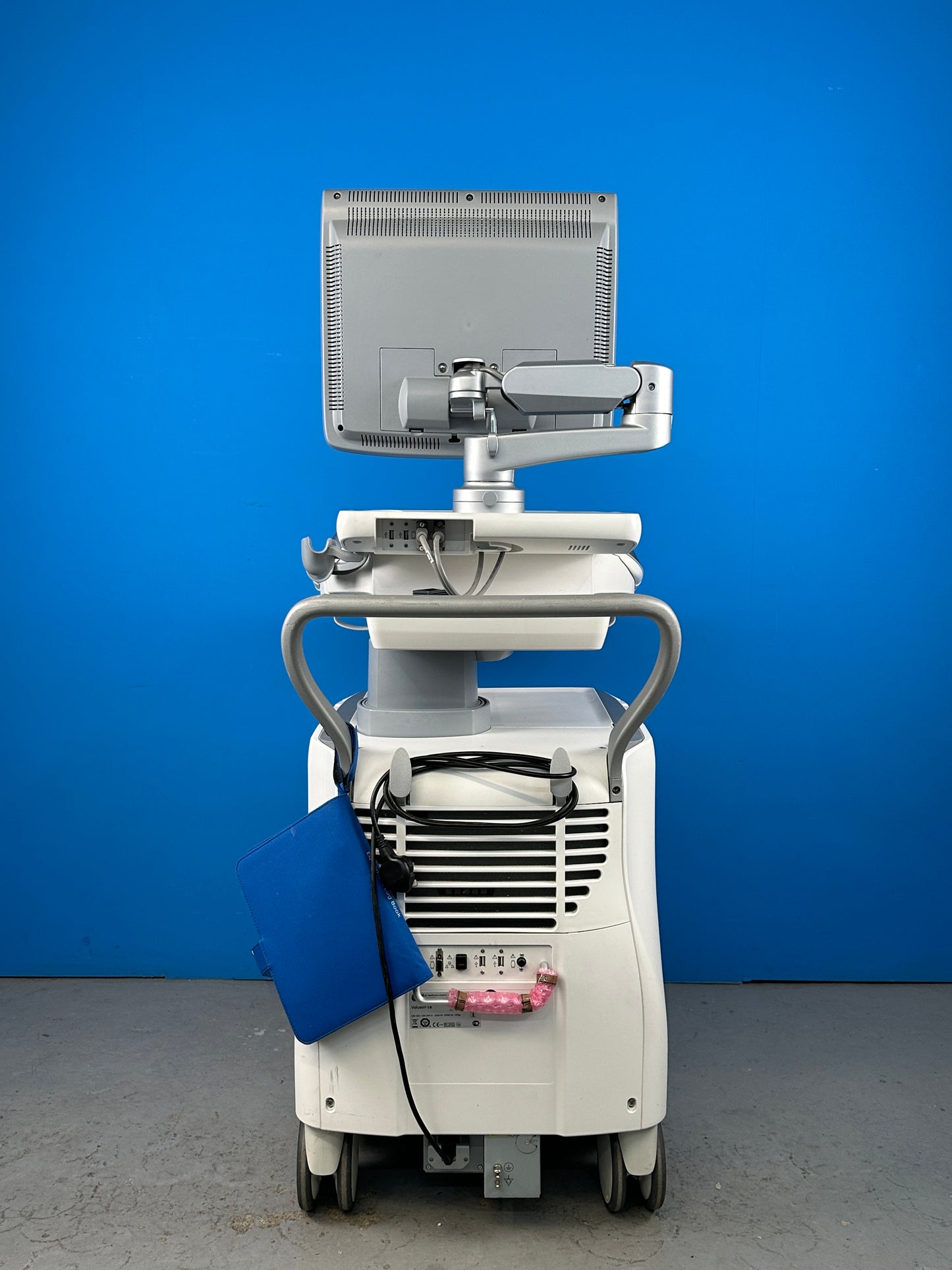 Rear display of Voluson E8 Expert
