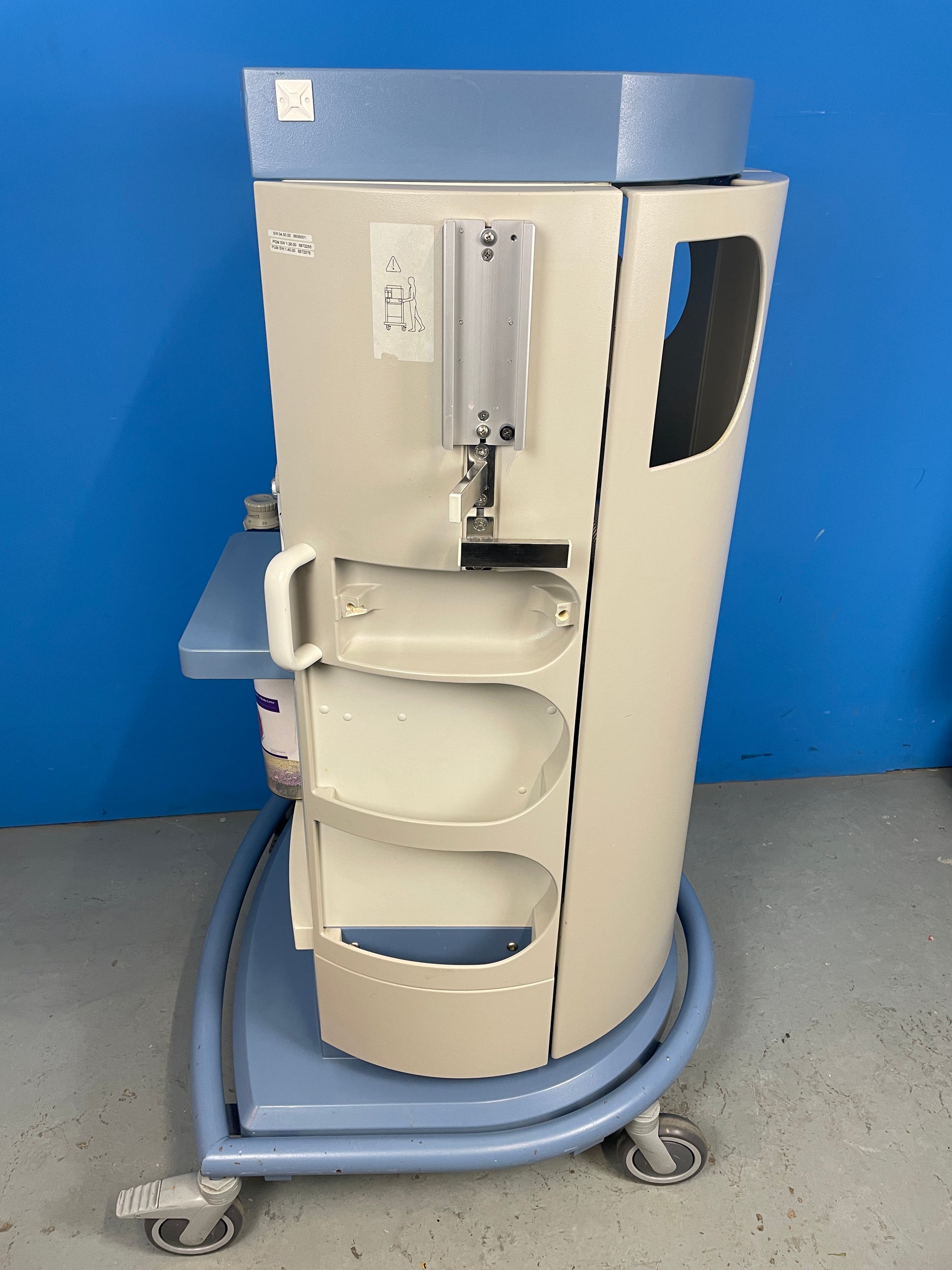 fully automatic self-check, open architecture, standard user interfaces and flexible monitoring options were designed to help reduce costs, save time and allow caregivers to focus on their primary task – the patient