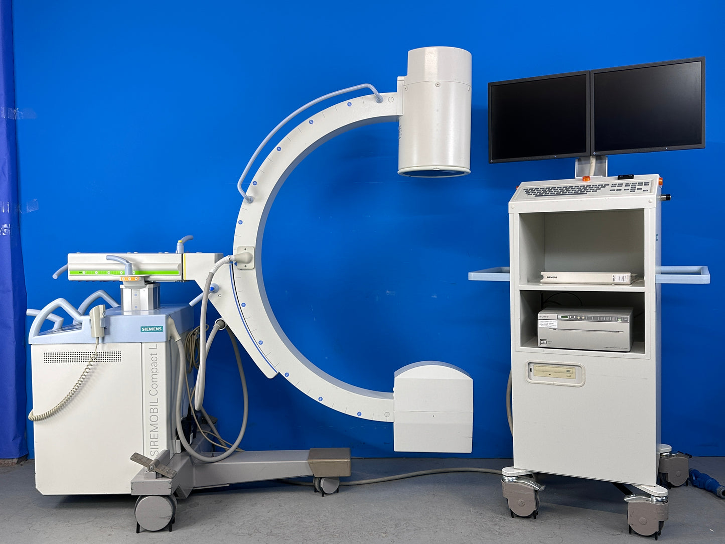 Siemens Siremobil Compact L is used in surgical applications in general surgery, orthopedics, trauma, pain management, and ambulatory care.