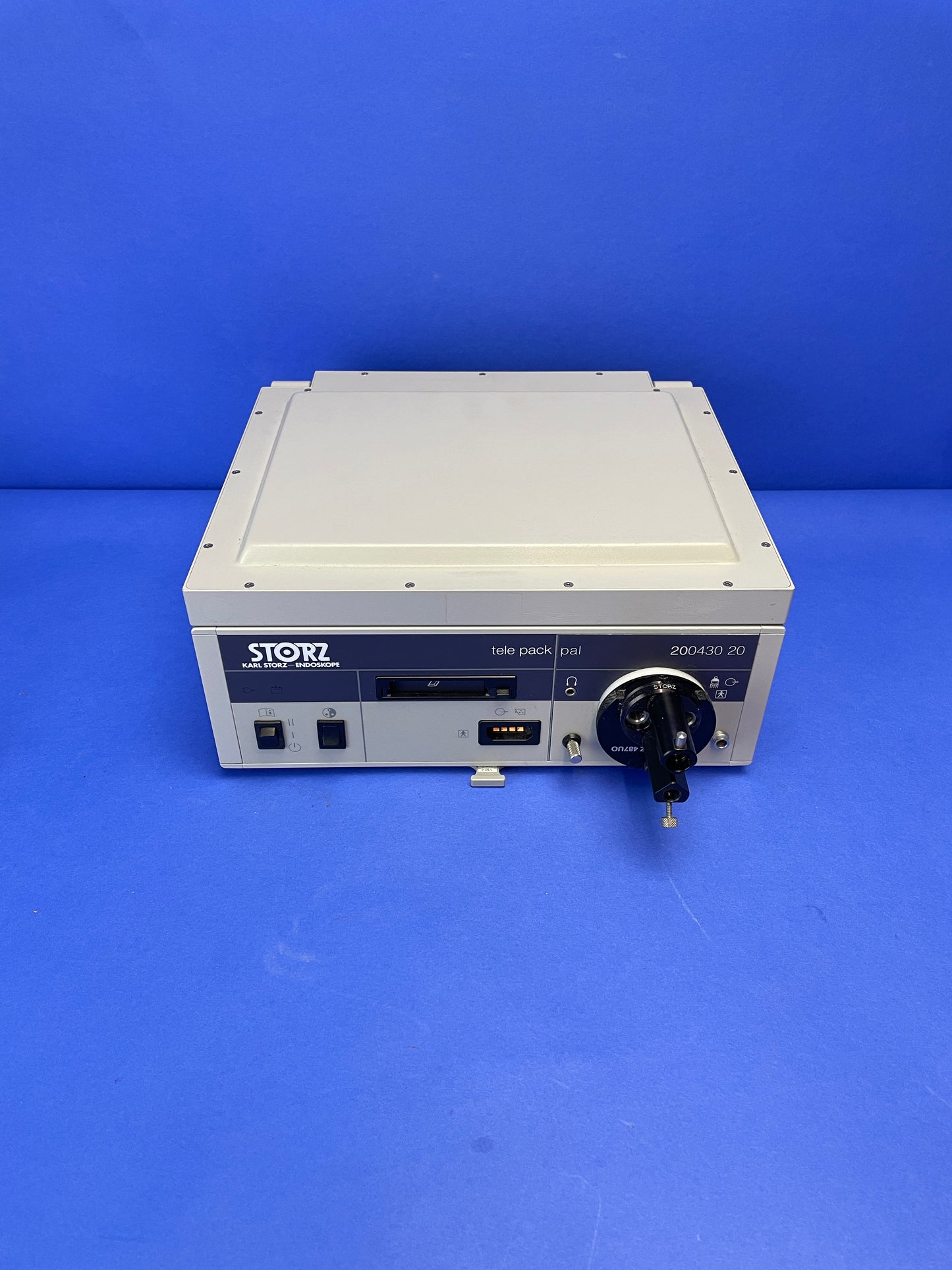 Storz Telepack Pal is in excellent cosmetic condition .
