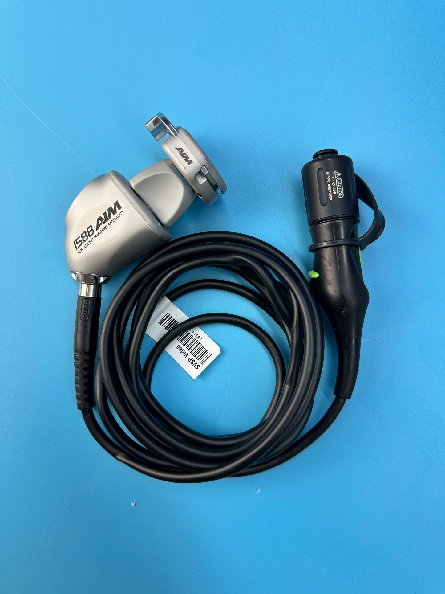 High-definition camera system designed to help distinguish critical anatomy with 9 dedicated surgical camera specialty settings and 5 advanced imaging modalities: ENV, IRIS, Clarity, DRE, and DESAT.