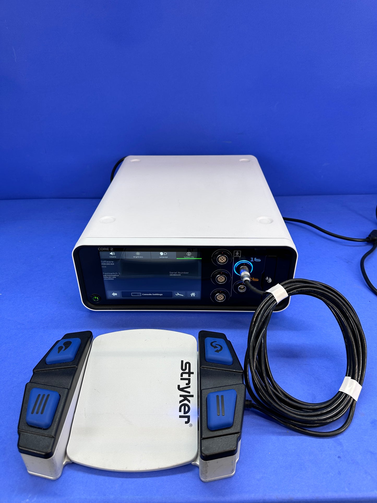 e Consolidated Operating Room Equipment (CORE) 2 Console provides a convenient, single control center for a multitude of powered instruments with NSE Footswitch with four feature buttons (two left, two right)