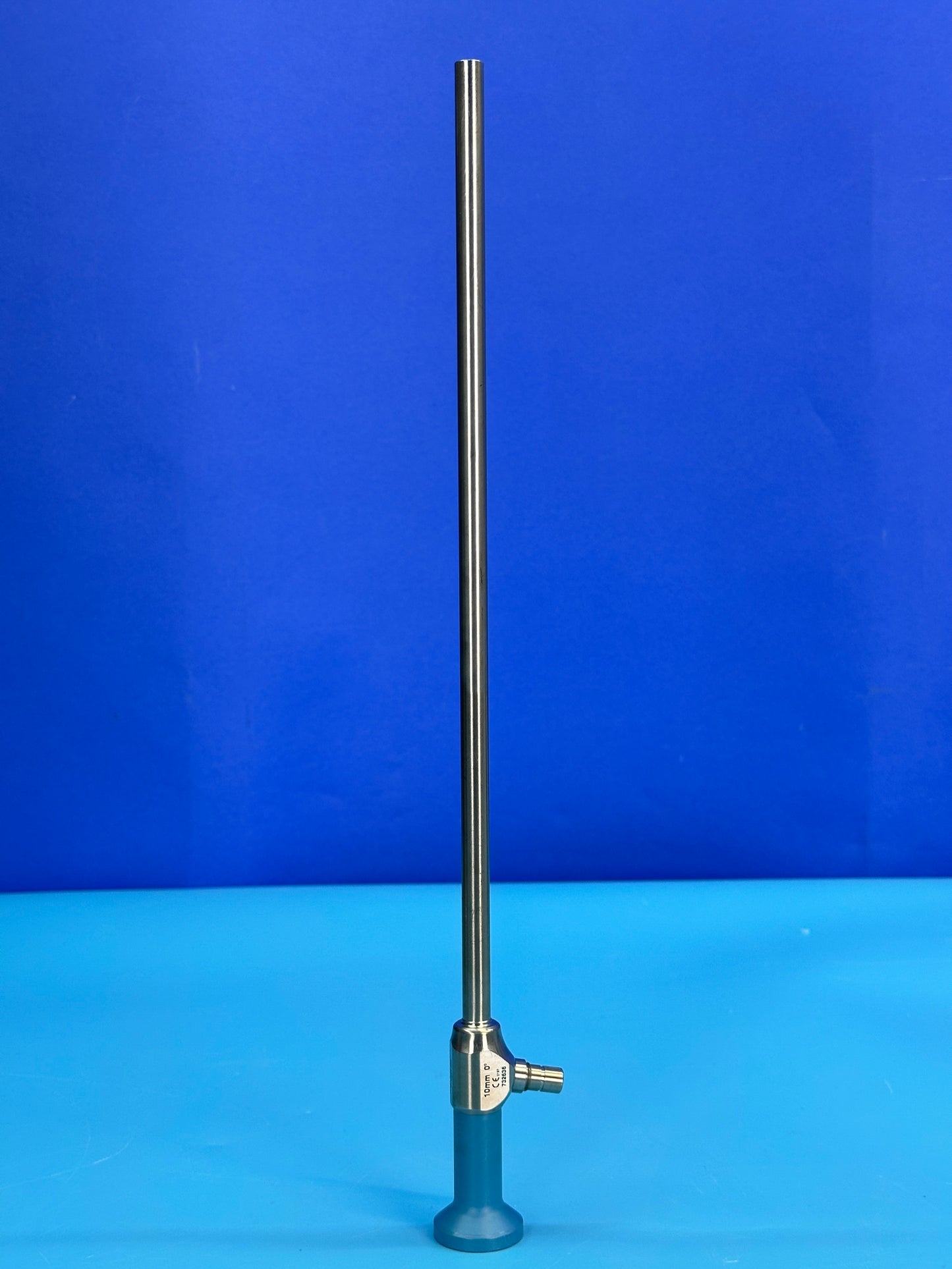 Stryker 10.0 mm 0º IDEAL EYES™ HD Autoclavable Laparoscope is in excellent condition used for surgical procedures.