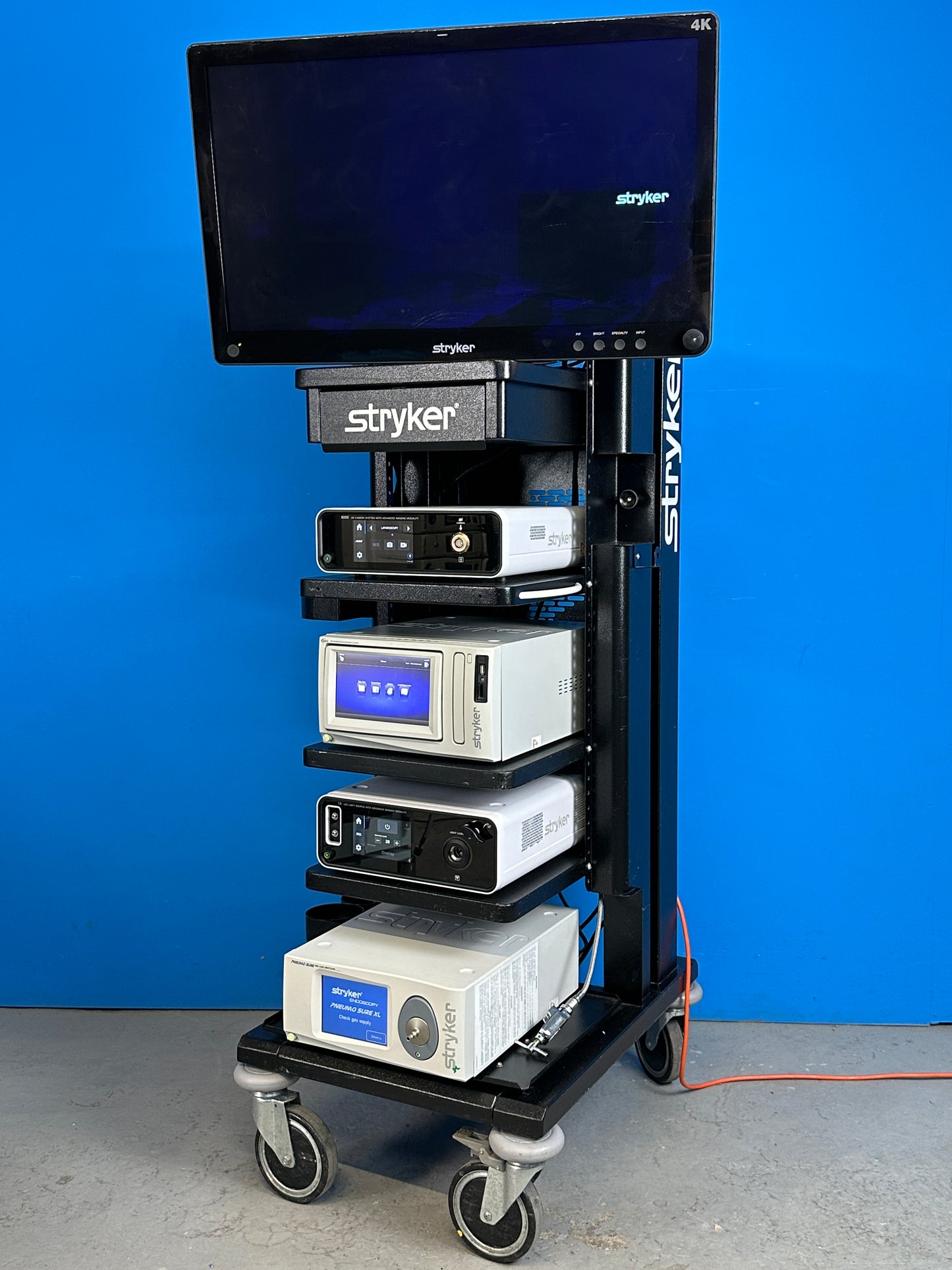 display is designed to provide a brighter, more colourful image. 1688 4K system provides surgeons with excellent visualisation in clinical environments for keyhole surgery and minimum invasive procedures in ultra high definition (4K)