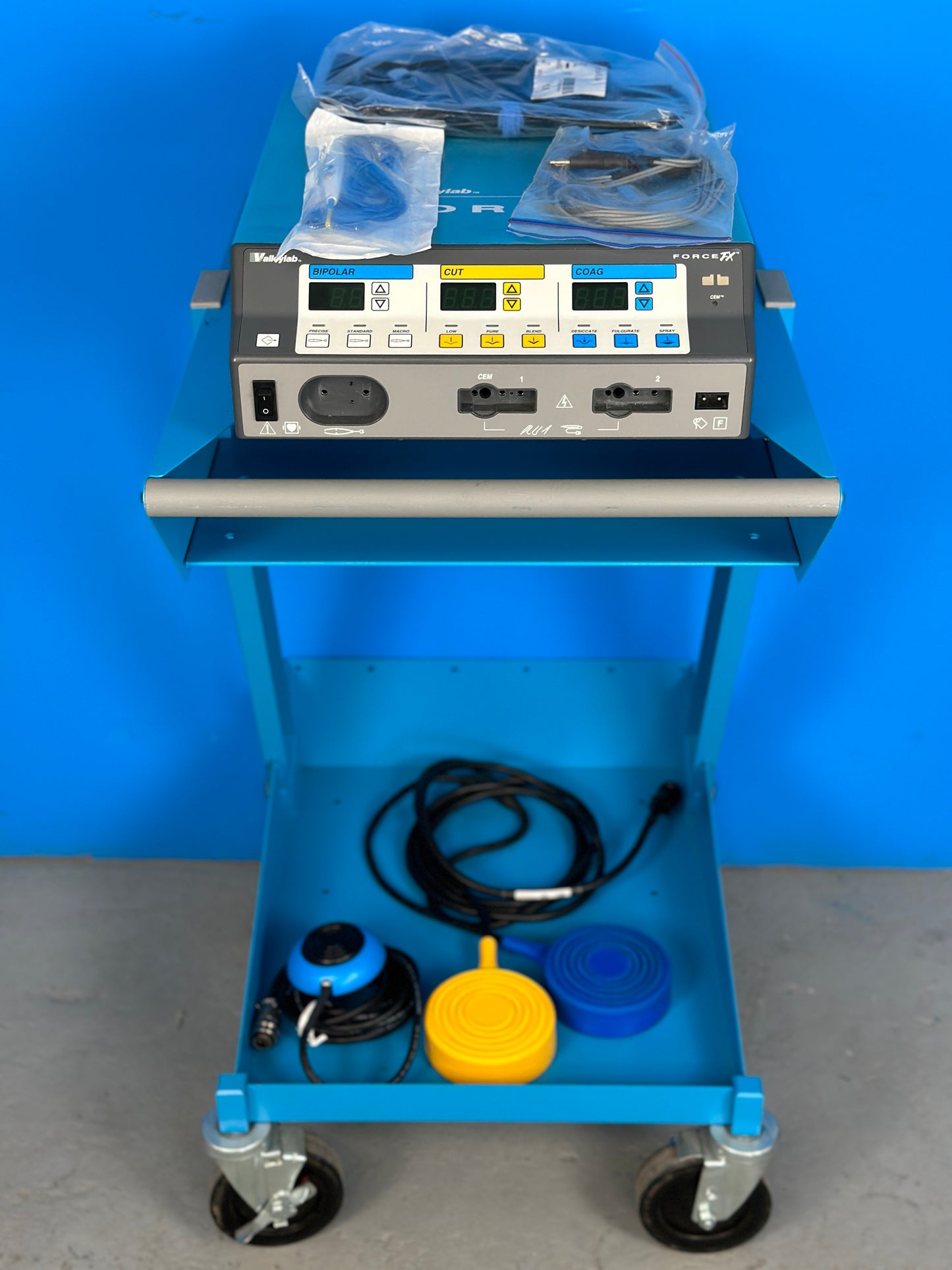 Covidien Force FX is a high-power digital electrosurgical unit. This Valleylab ESU features computer-controlled instant response technology that ensures a consistent clinical effect through all tissue types.