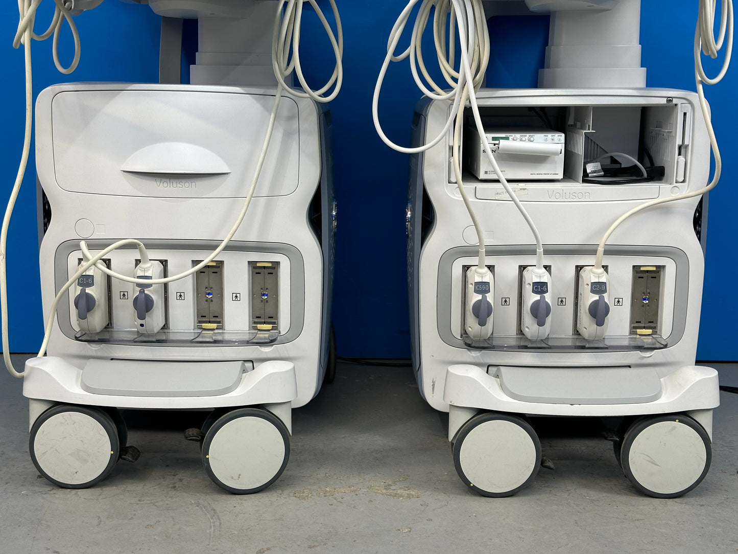 Voluson Probes connecting ports including USB recording Fast USB 3.0 connectivity Easy DICOM integration