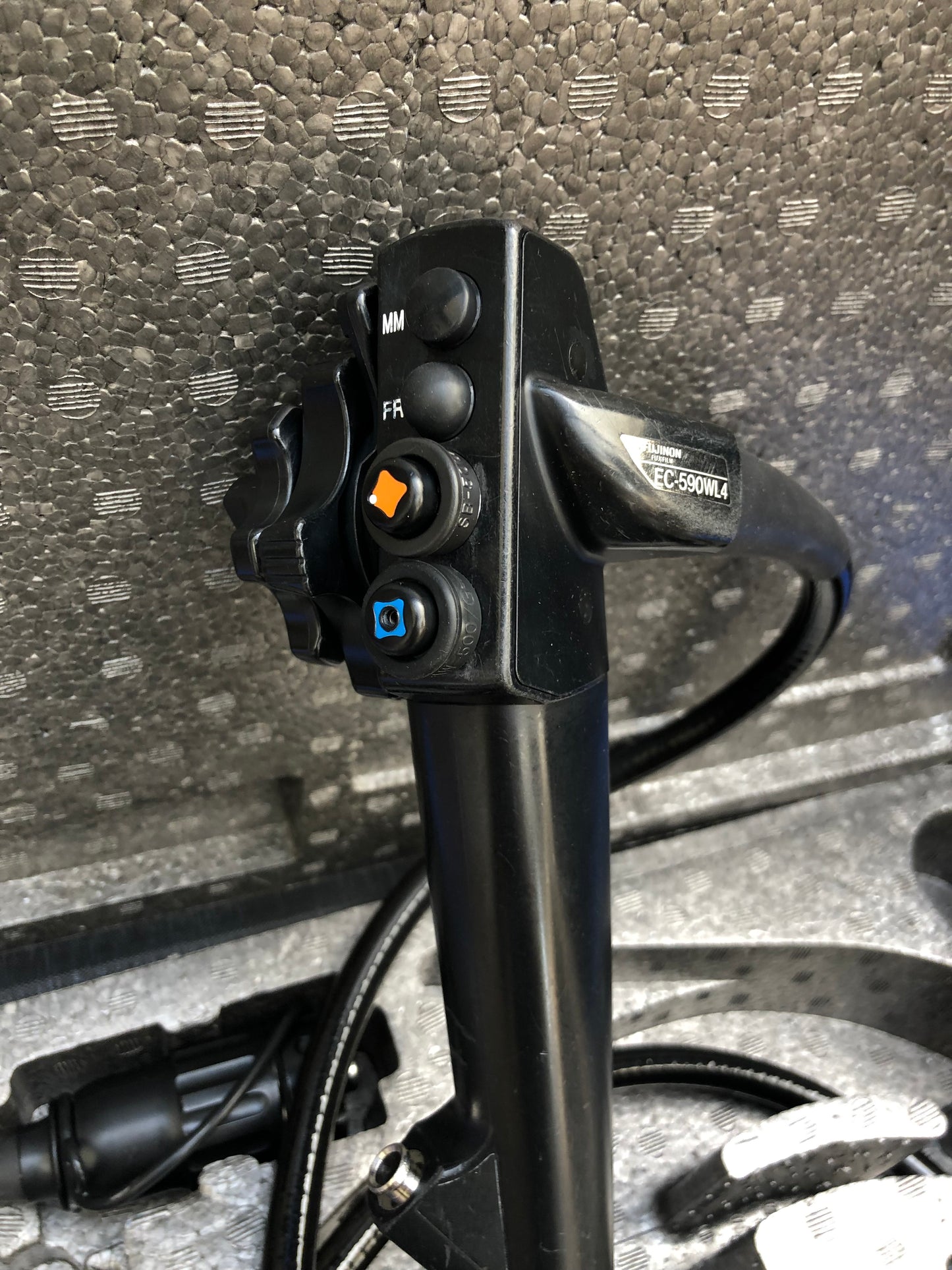 The great flexibility of the endoscope allows easy insert ability and the comfort of the examinee.