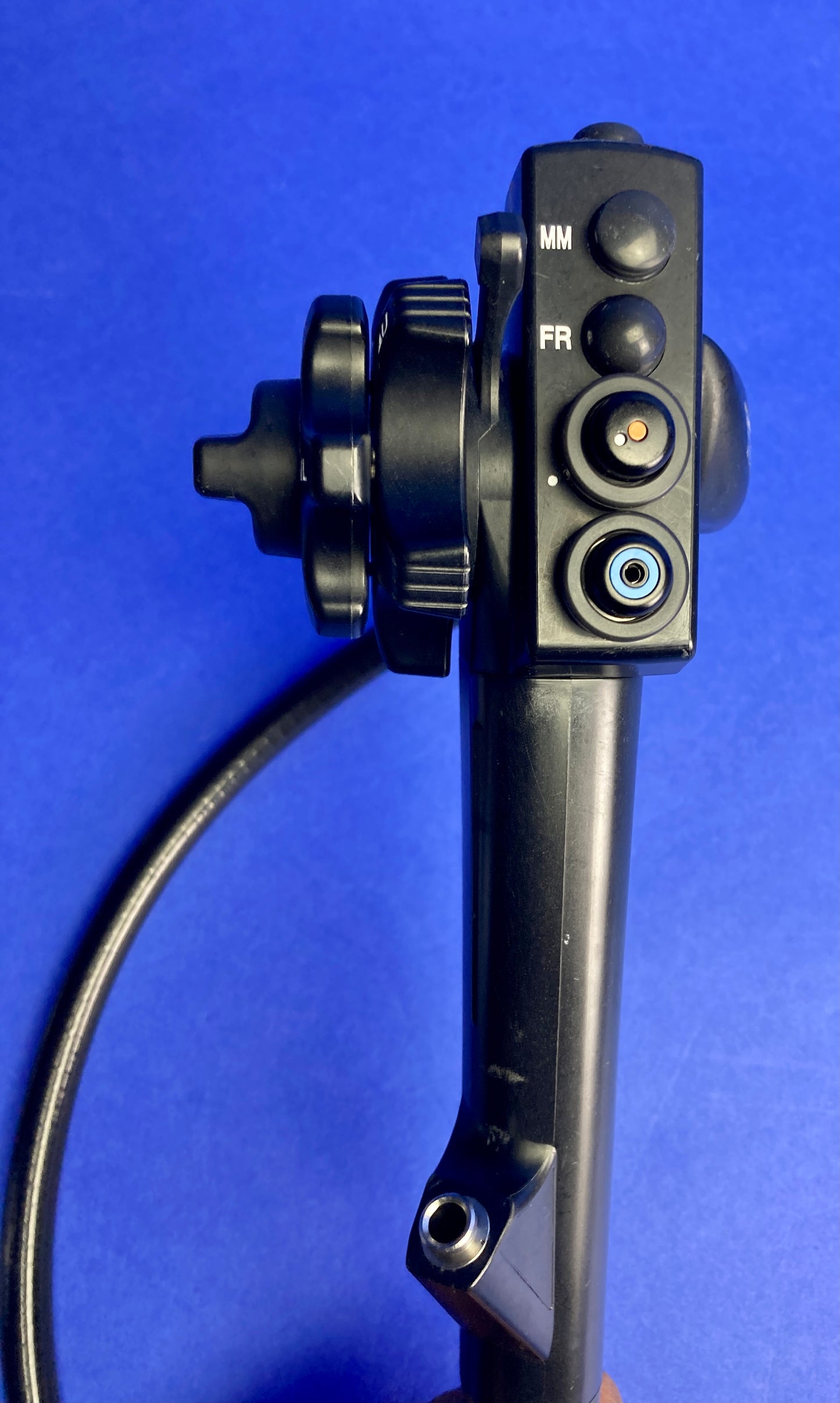 Angulation Control knob Suction Button Air water button Grip section Instrument channel