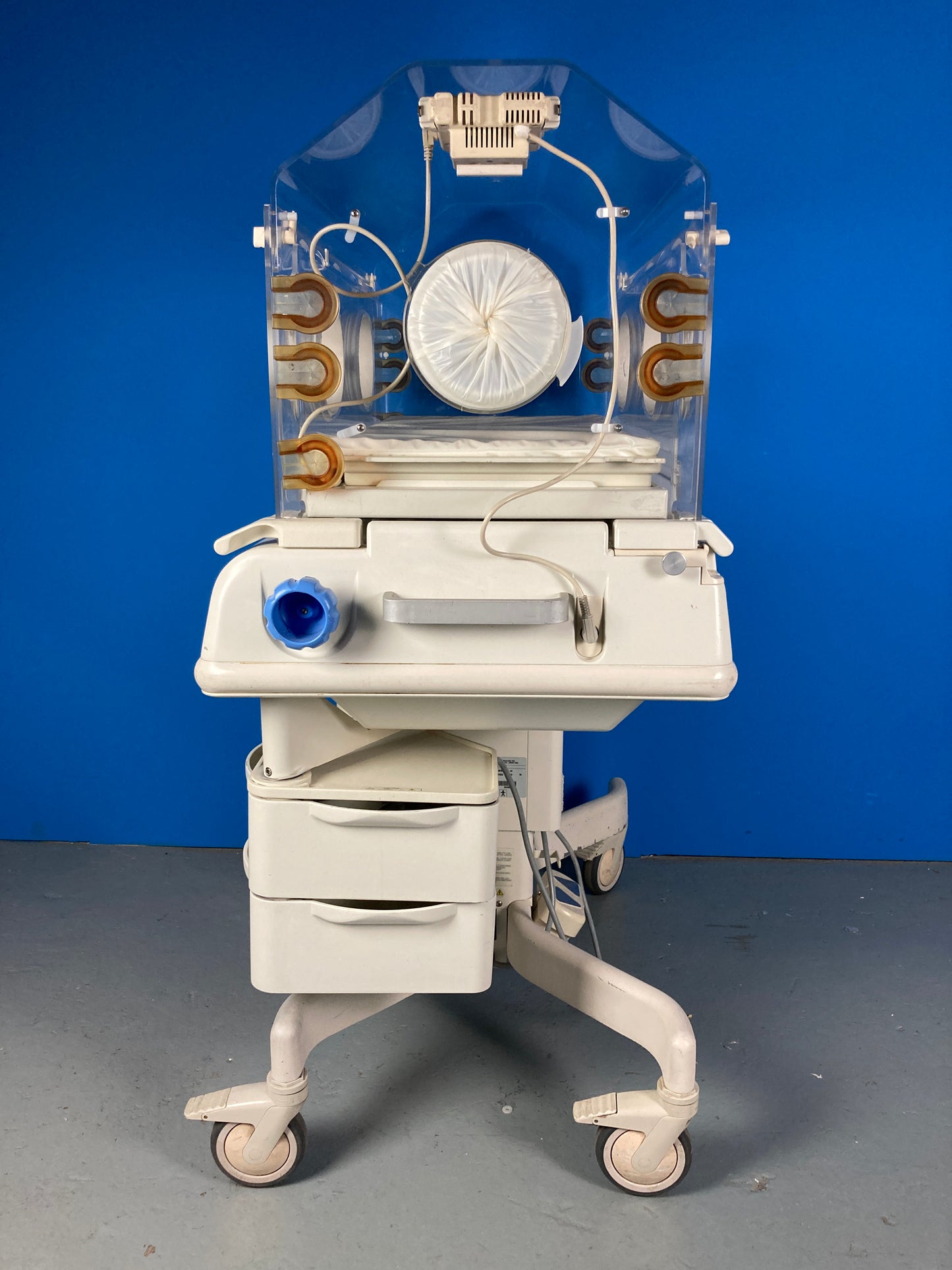 Drager Isolette C2000 Infant Incubator