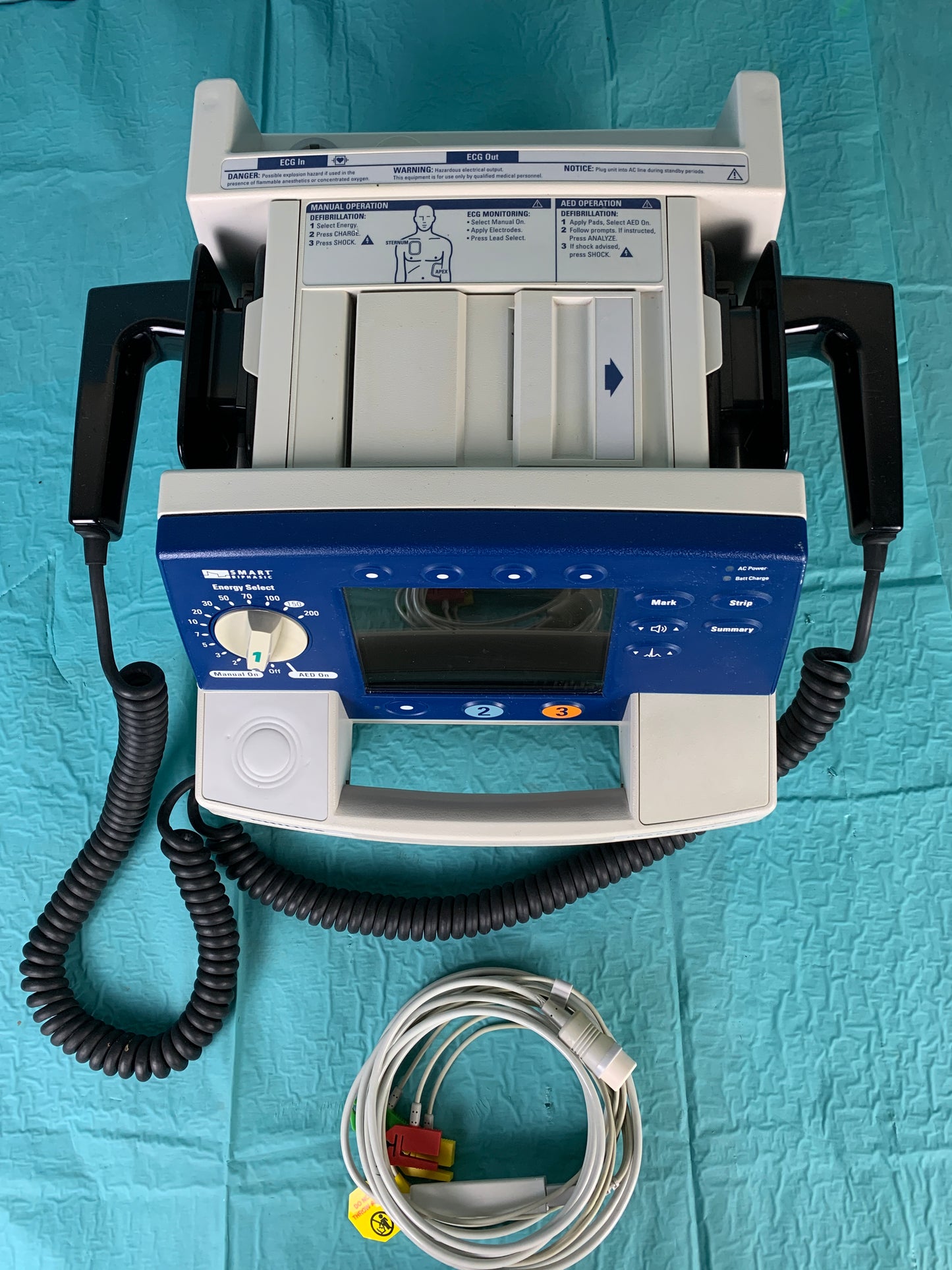 Philips HeartStart XL with paddles , life saving and quickly restore patient's rhythm