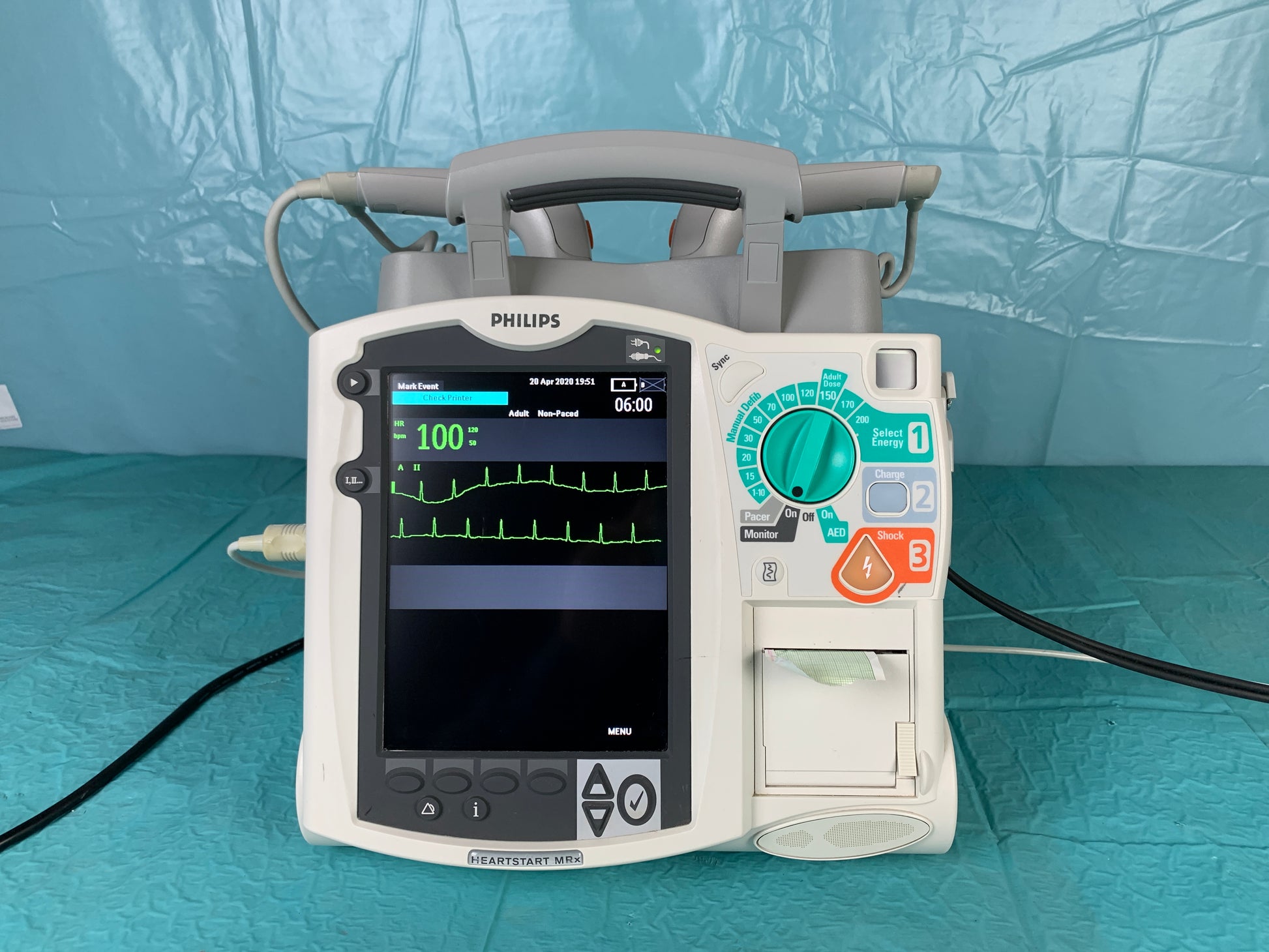 PHILIPS Heartstart MRX with bright LCD Screen for viewing waveform