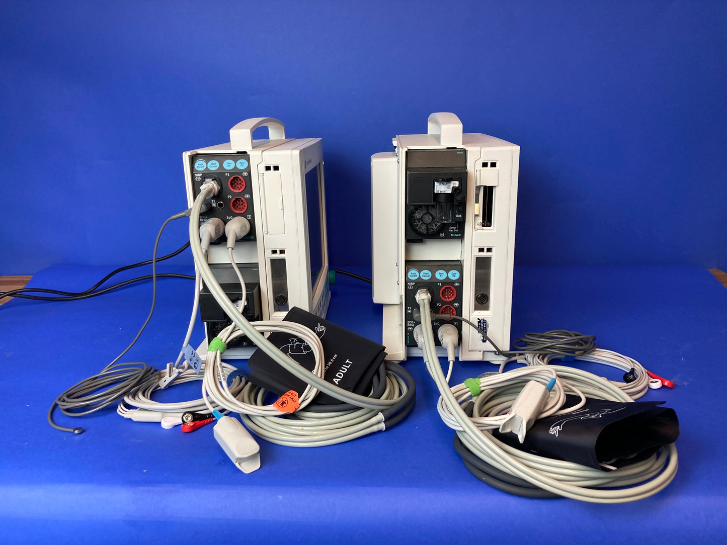 Right side panel of the Monitor,  Easy insertion/removal of plug-in parameter modules without interrupting other monitoring