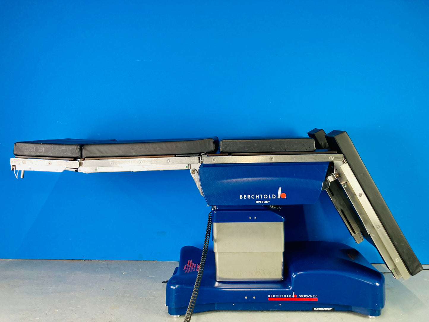 Operon D820 Operating Table Position Kidney elevator Split leg sections Barometric pressure Hydraulic fluid