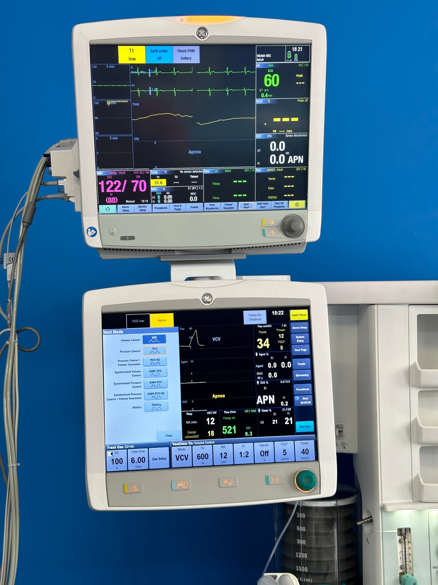 SmartVent Avance CS2 and GE B650 Anesthesia Monitor with screen displaying Readings 