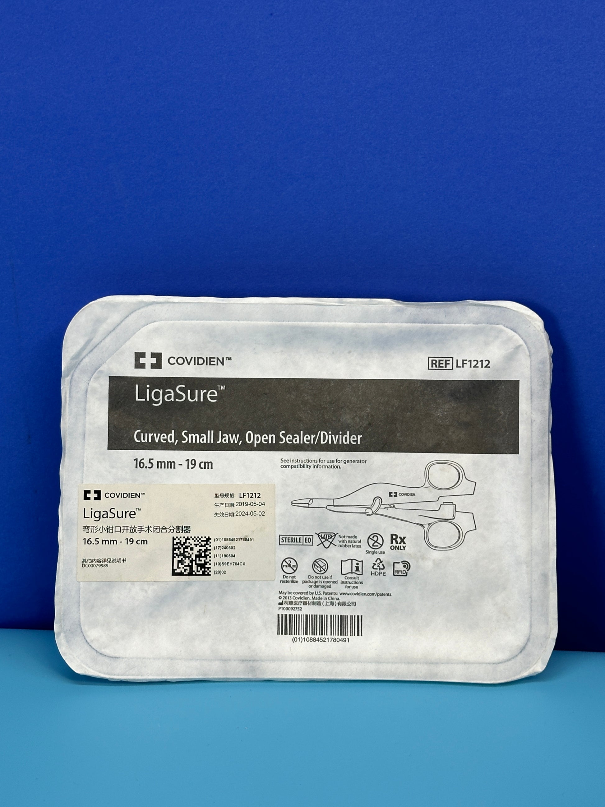 Medtronic LigaSure™ Small Jaw Instrument is a Sealer/divider with contoured tips for blunt dissection for open surgery