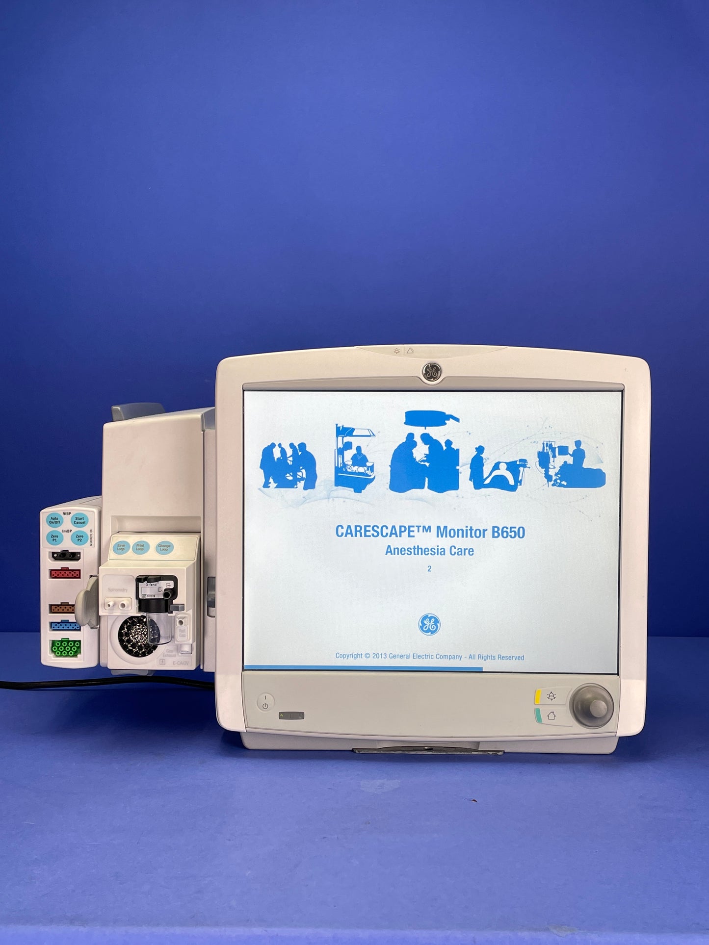 GE Carescape anaesthesia monitor powering up with attached CO2 and Vital signs modules