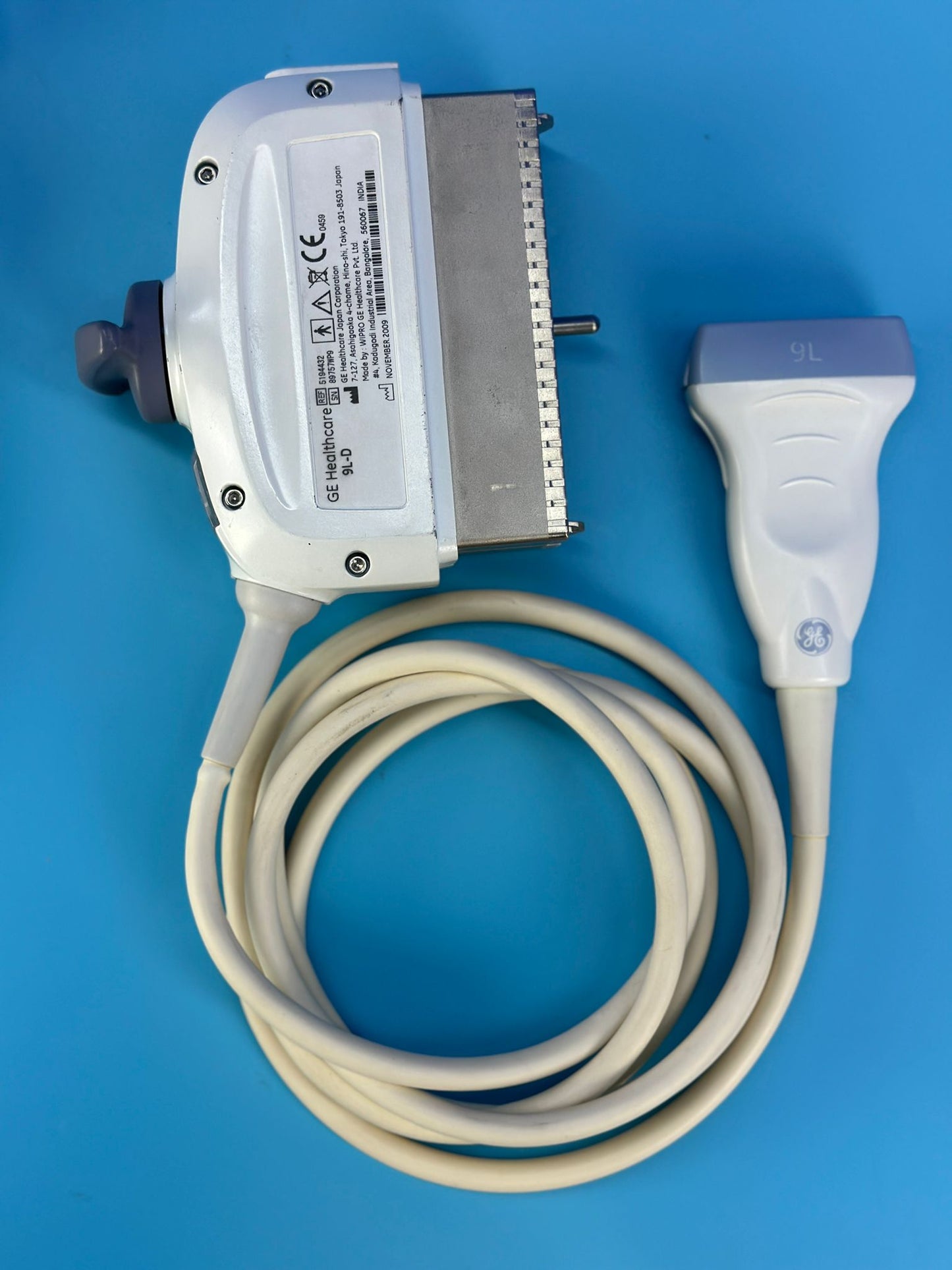 GE 9L-D Linear Array transducer has a frequency range of 2.4 MHz. - 10.0 MHz. and supports the following applications: Vascular, Musculoskeletal, Thyroid, Small Parts, Pediatrics, Abdominal, Peripheral Vascular, Breast, Obstetrics. The GE 9L-D transducer is compatible with: GE Vivid E9; GE Logiq E9; GE Logiq S8; GE Voluson E8 Expert ultrasound systems.