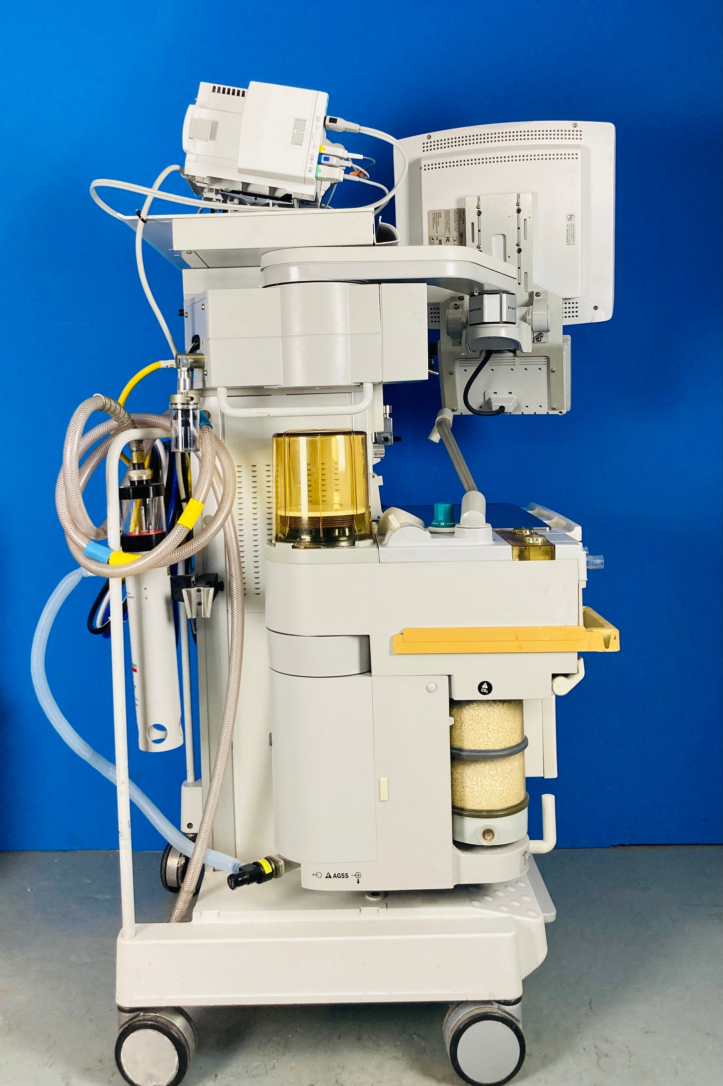 The Aestiva 3000 provides optimized low flow anesthesia. This enhances safety while reducing the anaesthetic agent operating costs of the machine.