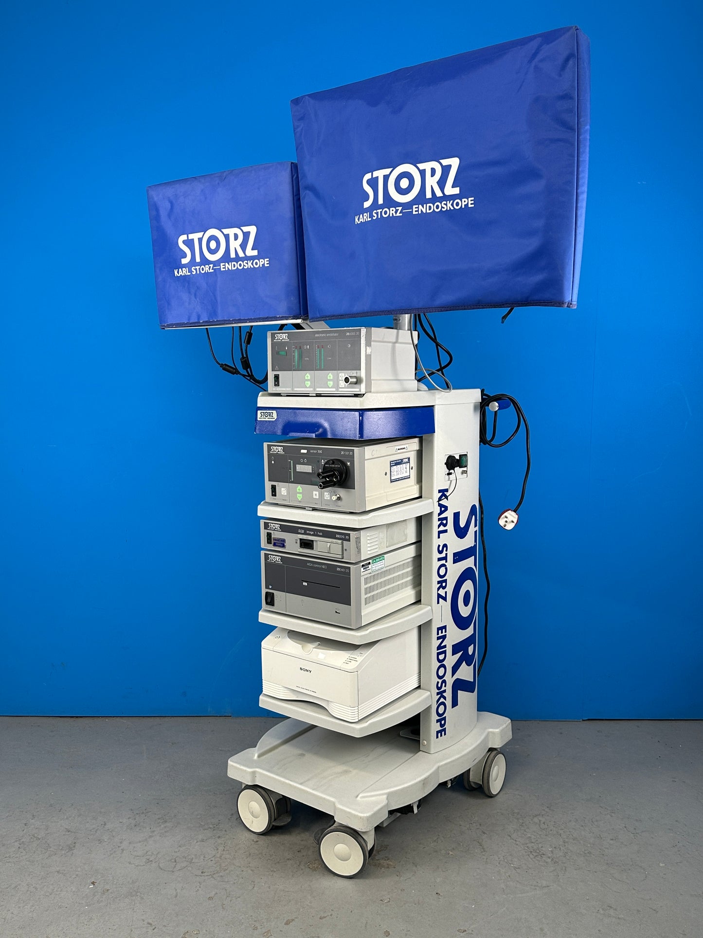 all the components of Storz image 1 hub dual channel laparoscopy system are functional
