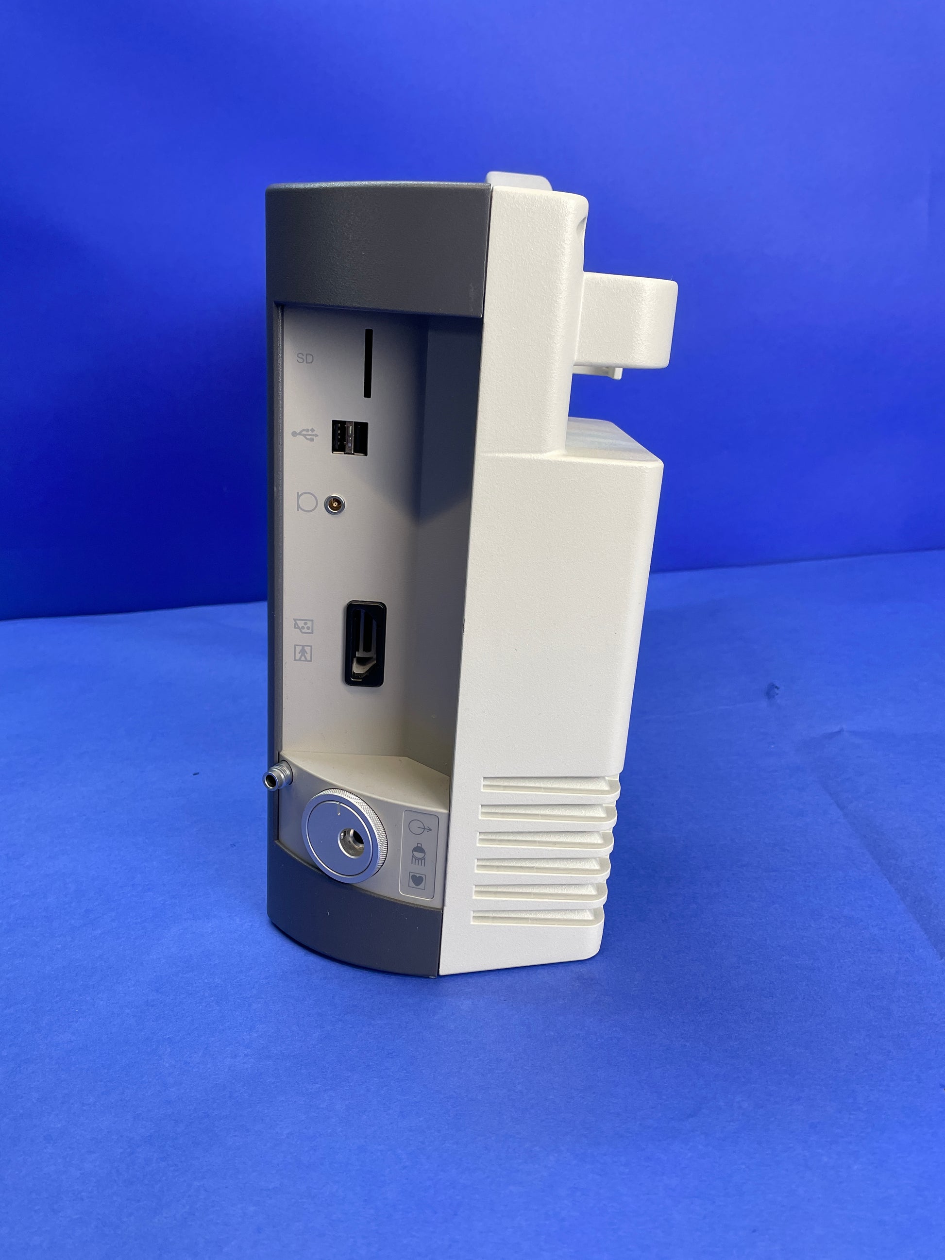 Storz Telepack x Connector and USB ports area