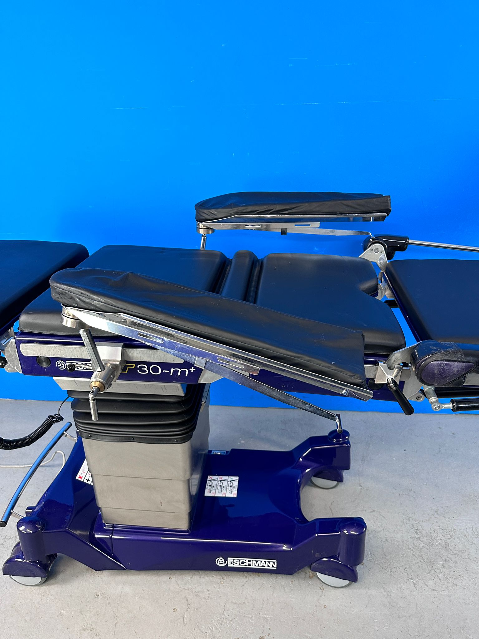 T30-M+ OT Table delivers smooth and accurate table movements, Arm attachment 